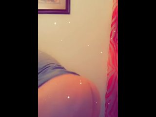 Twerking my big ass again, want more private videos Snapchat me for info 