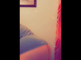 Twerking my big ass again, want more private videos Snapchat me for info 