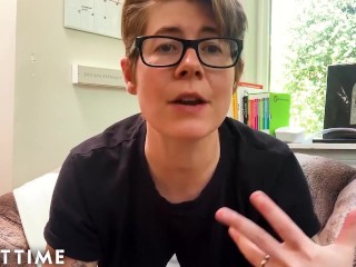 Cast of Award Winning 'Teenage Lesbian' Reunites & Masturbates Together