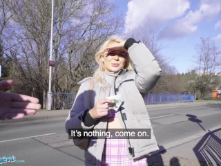 Public Agent British tourist Gina Varney sucks Czech dick