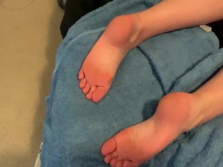 Tickling and cumming on girlfriends tiny feet