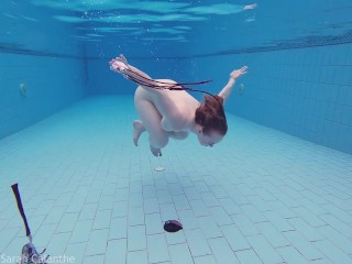 My first time masturbating underwater - Preview