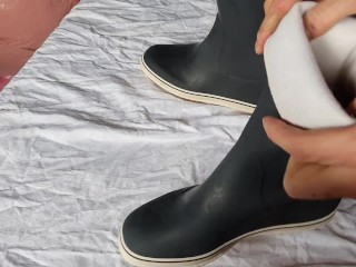 Cum on girlfriend rubberboots