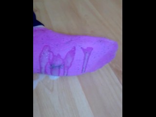 I cum on her Teen soles ( in sneakersocks)