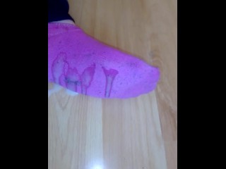 I cum on her Teen soles ( in sneakersocks)