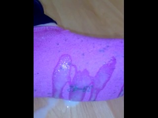 I cum on her Teen soles ( in sneakersocks)