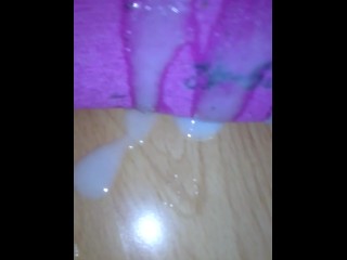 I cum on her Teen soles ( in sneakersocks)