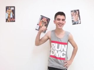 Jordi quiere ponerse cachas, pero se folla a su personal trainer