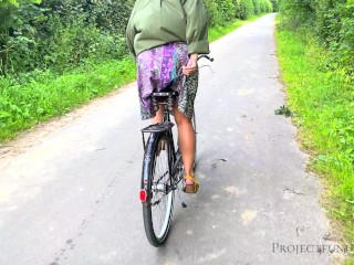 amateur couple summer bike tour with sex on a public cornfield