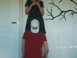 Mistress orders to lick pussy to orgasm while reading a book, cunnilingus in the office –Facesitting