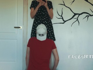 Mistress orders to lick pussy to orgasm while reading a book, cunnilingus in the office –Facesitting