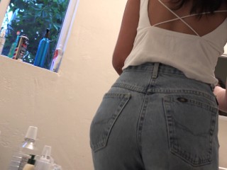 [Voyeur Cam] Germaphobe GF scrubs my bathroom during Covid 19