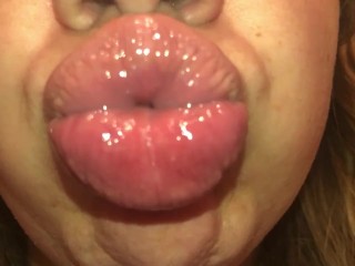 Juicy Lips in Slow Motion 