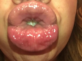 Juicy Lips in Slow Motion 