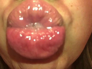 Juicy Lips in Slow Motion 