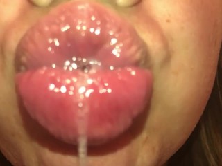 Juicy Lips in Slow Motion 