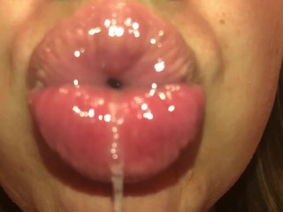 Juicy Lips in Slow Motion 