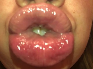 Juicy Lips in Slow Motion 
