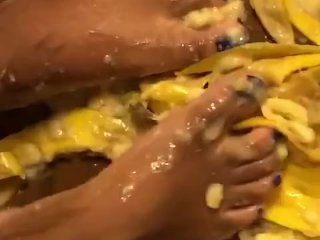 Banana barefoot crush