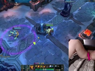 GER Gamer Girl playing LoL with a vibrator between her legs League of Legends #21 Luna