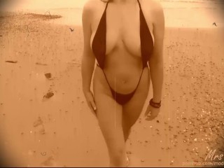 Hot Busty 1920s Vintage Style Beach Babe takes off Bikini