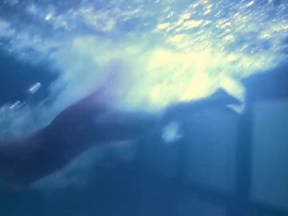 Lilia Mihalkova and Natalia Kupalka underwater lesbians
