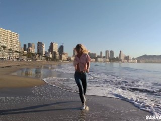 Wet shoot on a public beach with Crazy Model. Risky outdoor masturbation. Foot fetish. Pee in jeans