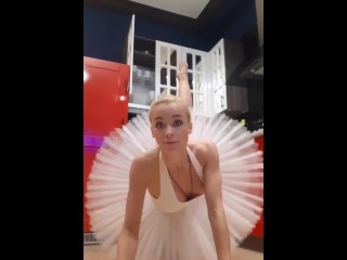 Hot ballerina, see more on my page in onlyfans (juleeya69)