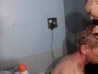 Baldbabey shaves his head