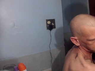 Baldbabey shaves his head