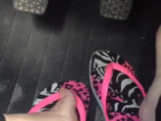 @tici_feet IG @ticii_feet revving pedal pumping wearing havaianas (preview)