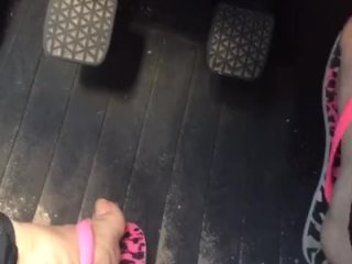 @tici_feet IG @ticii_feet revving pedal pumping wearing havaianas (preview)