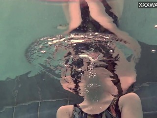 Emie Amfibia masturbates hard underwater
