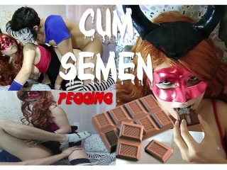 Diablita hace PEGGING a un chico y luego le dan fuerte por el ANO y COME CHOCOLATE con SEMEN