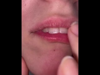 Uvula show. Very close view. Gagging 