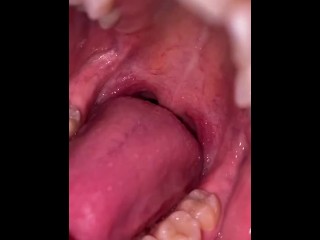 Mouth tour. Uvula and teeth 