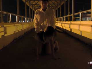 4k thai Fuck student on a footbridge at night. พานักศึกษากลับบ้านตอนดึก เงี่ยนเลยแวะเย็ดบนสะพาน