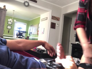 Stepsister couldn’t wait for stebsibling too come home from work and fuck her