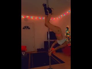 Pole dancing 