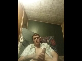 Solo guy cums for camera 
