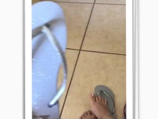 @tici_feet @ticii_feet IG ticii_feet Showing and wearing two different havaianas (preview)