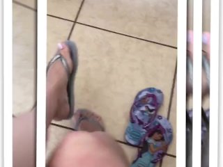 @tici_feet @ticii_feet IG ticii_feet Showing and wearing two different havaianas (preview)