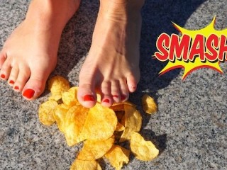 Crush Fetish Food 踩踏食物 CHIPS with my FEET ASMR