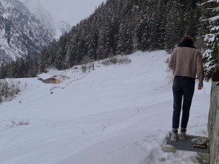 pour faire l'amour DANS LA NEIGE pendant une RANDONNÉE, plein air forêt et chant des oiseaux