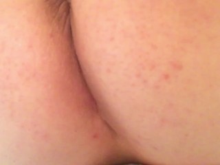 JIGGLY BUTTHOLE CLOSEUP