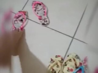 @tici_feet IG ticii_feet ticii feet showing new havaianas flip flops (preview)