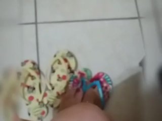 @tici_feet IG ticii_feet ticii feet showing new havaianas flip flops (preview)