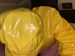 Amateur blowjob and handjob in yellow raincoat 