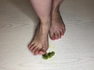 Food crush fetish, show my feet