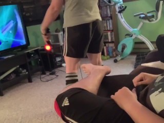 Husband has sex with mistress as the wife plays vr 
